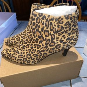 Clark’s Leopard Suede Heeled Boots size 8 Wide